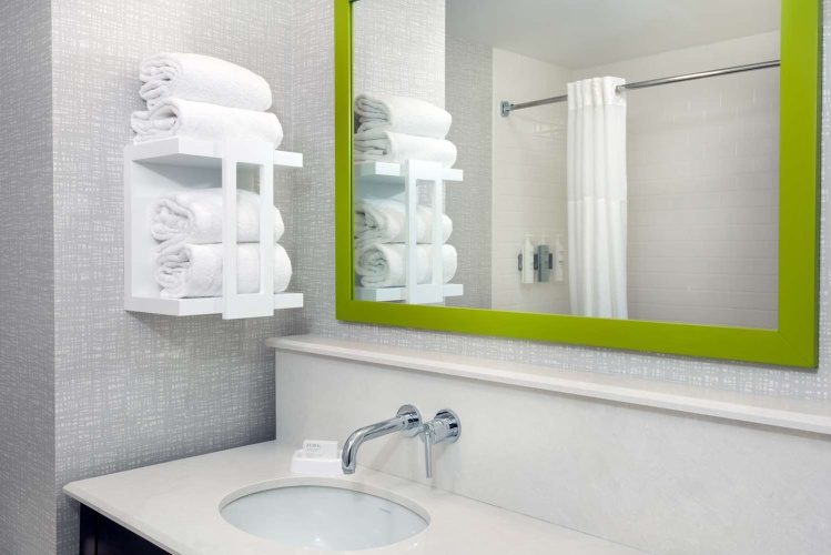 Hampton Inn Coventry-Warwick Area photo 9