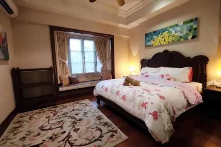 Luxury on Melaka River