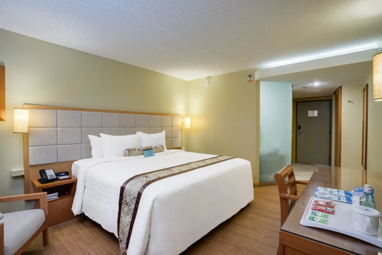 Guam Plaza Resort