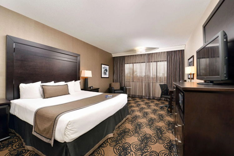 Best Western Plus Midwest Inn