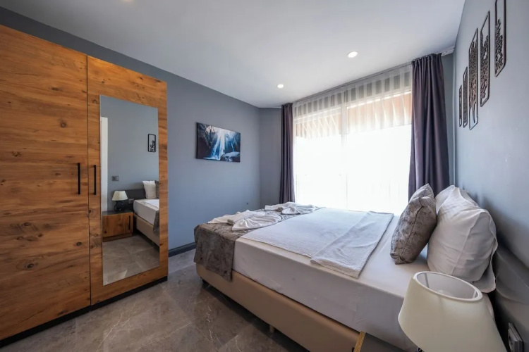 Mrt Suites Lara