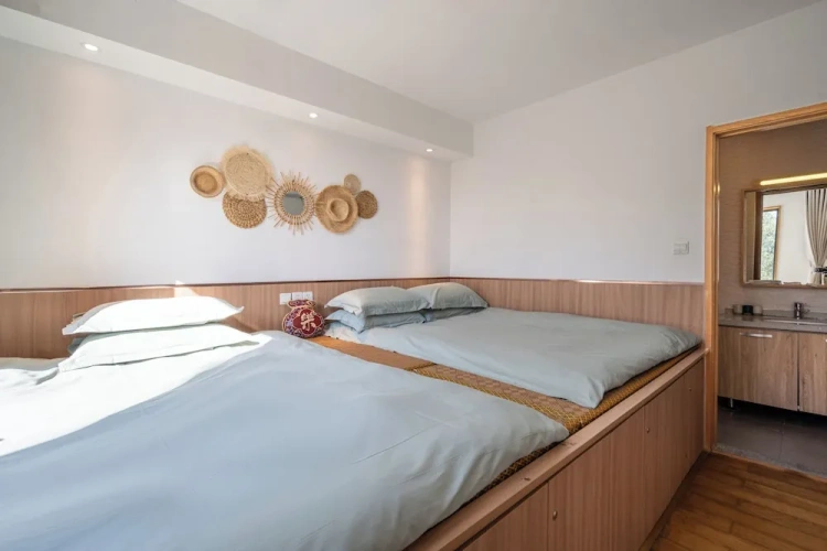 2 Bedrooms Comfort Suite with partial sea view