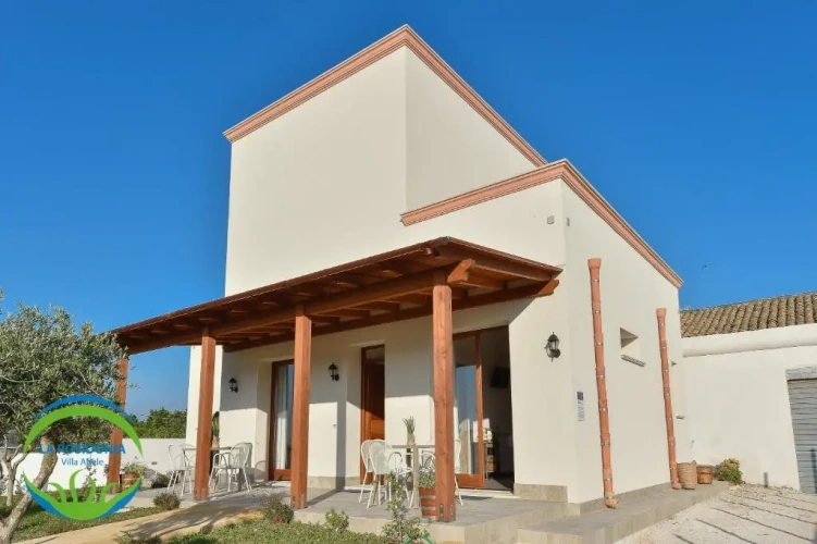 2 Bedrooms Cottage