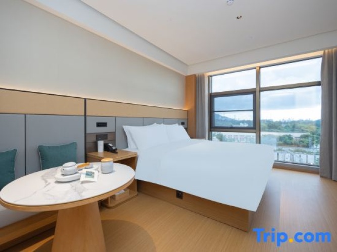 Standard Double room with view