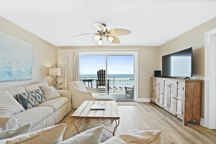 3 Bedrooms Apartment