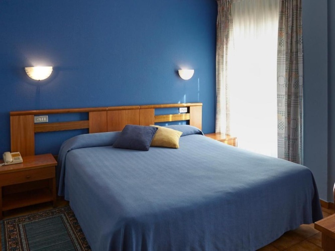 Standard Twin room with view