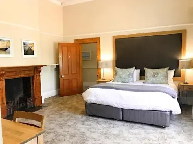 10 on Milner Guesthouse
