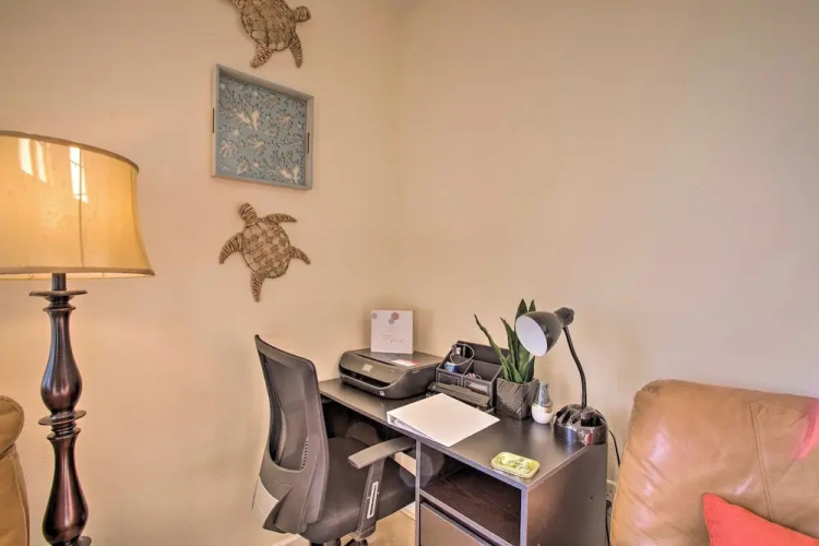 Private Balcony & Pool Access: Bayfront Retreat