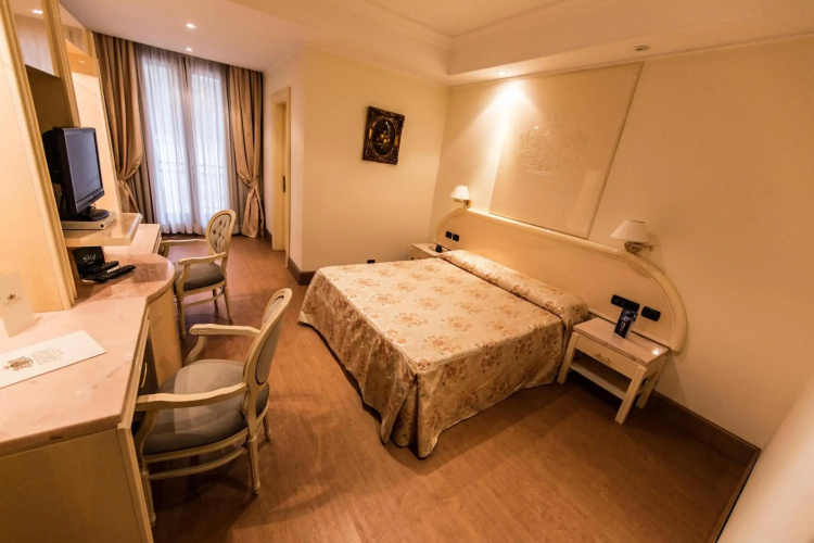 LH Domus Caesari