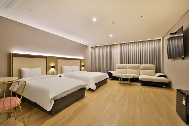 Premier Twin room