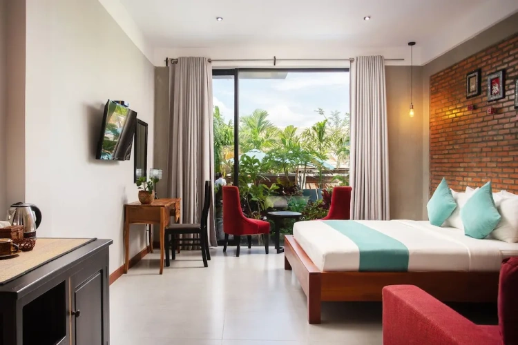 Deluxe Double room with balcony and with pool view