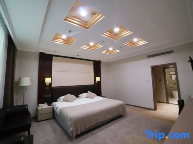 Deluxe Double Suite