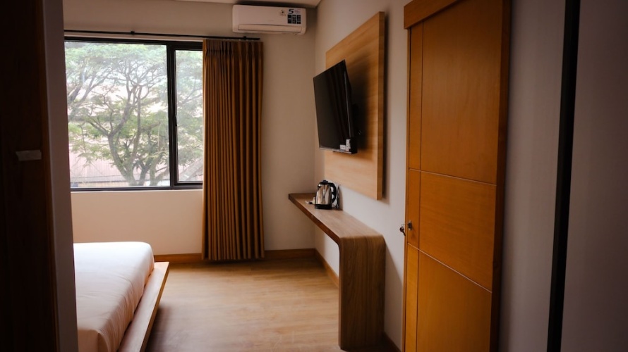 Deluxe Double room with city view