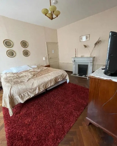 Escapade Place Voltaire