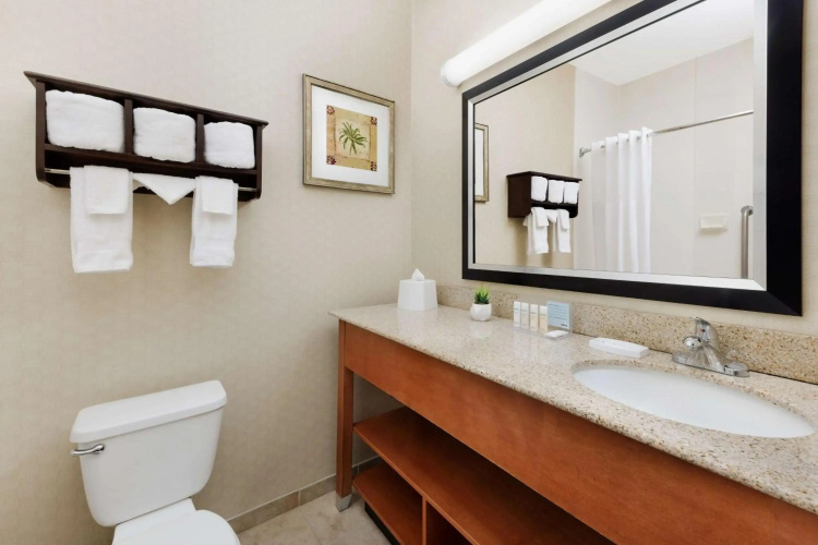 Countryside Inn and Suites