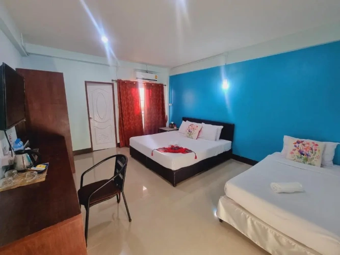 Standard Triple room