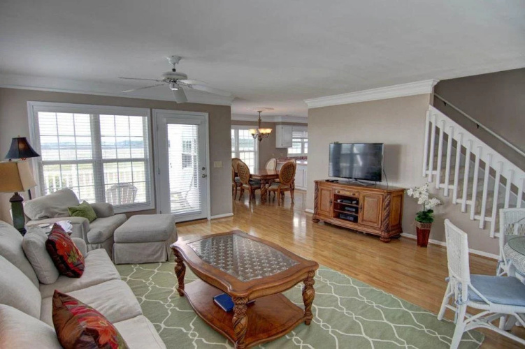 Victoria 3 Br Home By Redawning