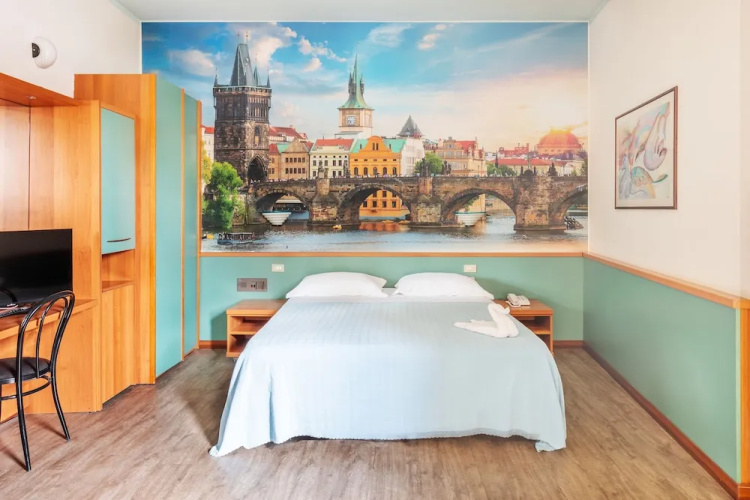 Hotel City