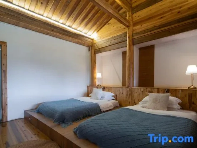 Standard Twin room with balcony