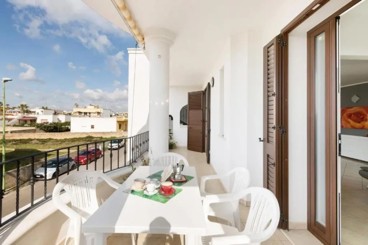 3 Bedrooms Apartment