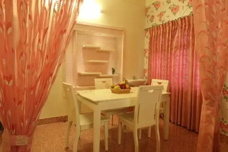 Mani Royal Stay