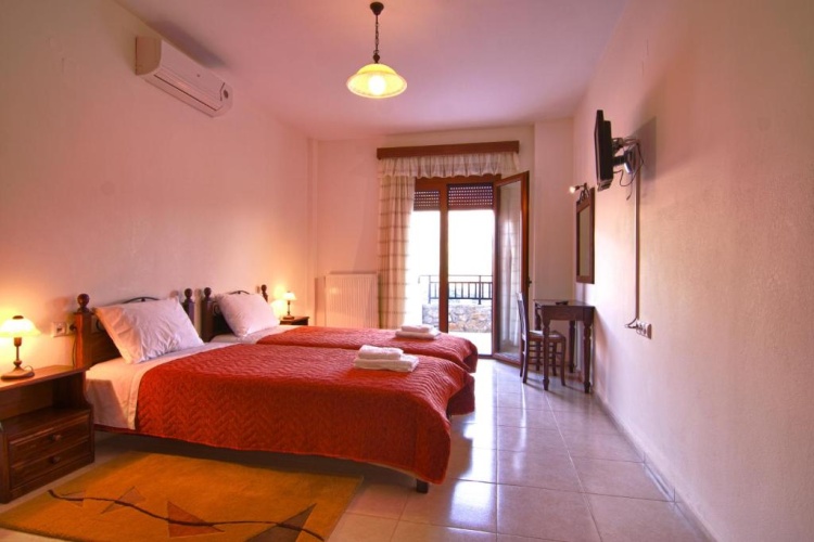 2 Bedrooms Basement Villa