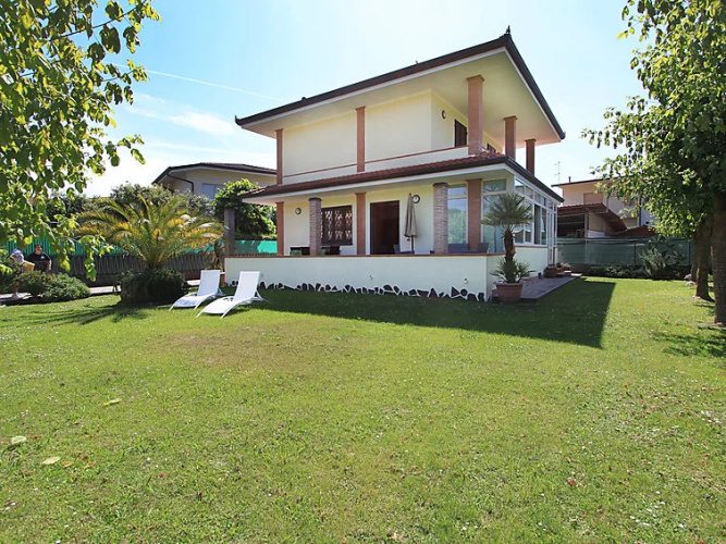 Chiara Forte dei Marmi