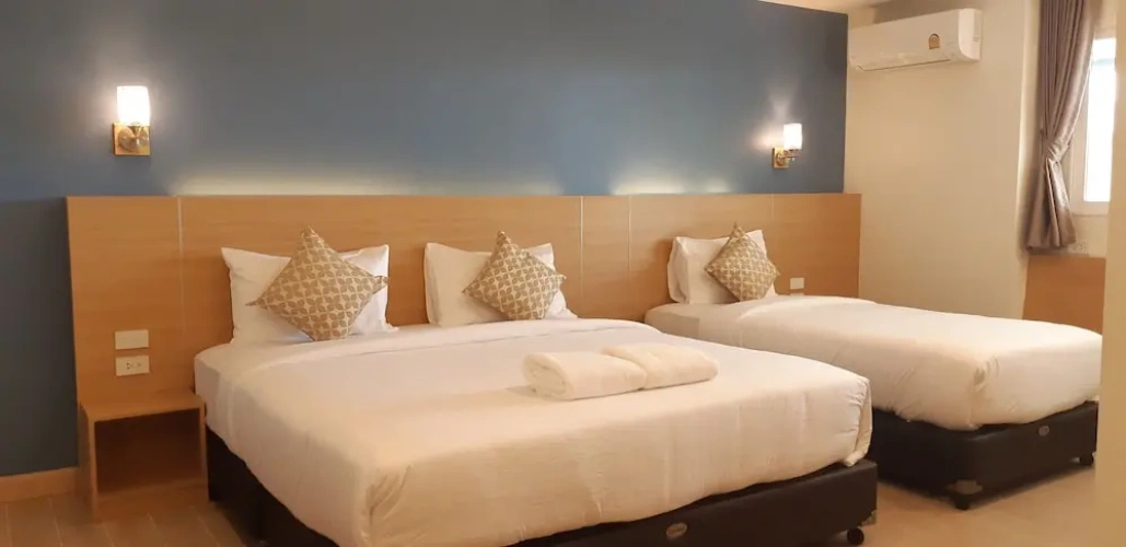 Standard Triple room