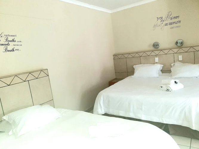 Kuruman Lodge