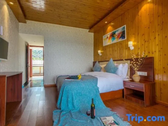 Deluxe Double room with balcony and with lake view