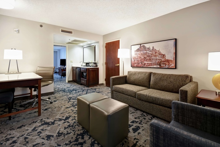 Embassy Suites by Hilton Montgomery Hotel & Conference Cente photo 8