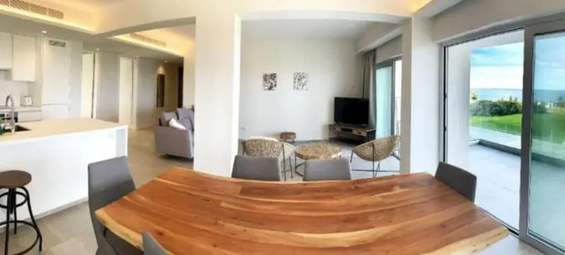 2 Bedrooms Suite with balcony
