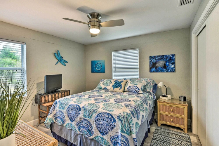 Pet-friendly Ormond Beach Home w/ Fire Pit!