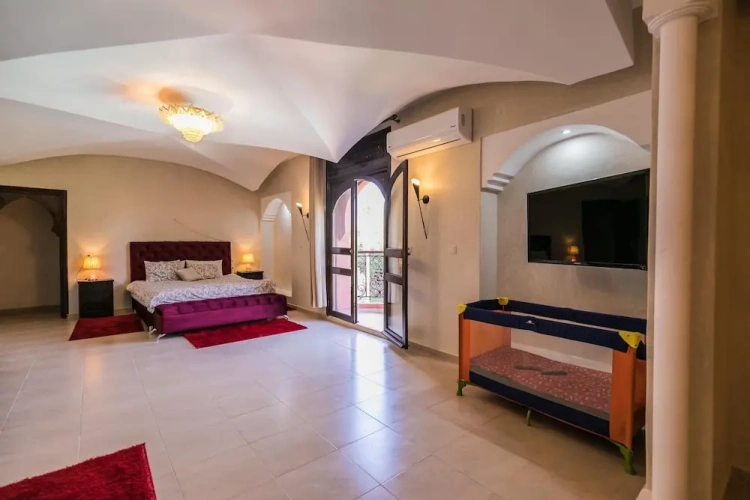 6 Bedrooms Superior Villa
