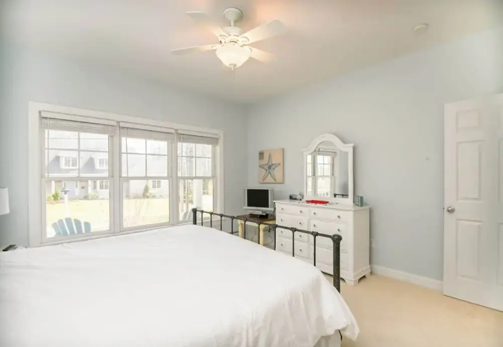 Stunning 5 Bdr, Walk to York Harbor Beach!