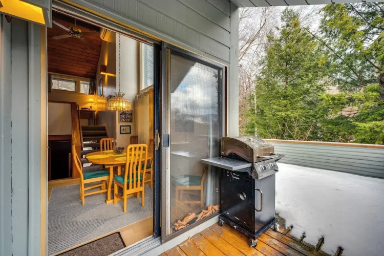 Pet-friendly Loon Mountain Condo w/ Deck + Grill!