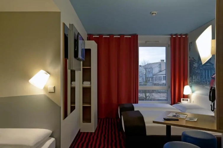 Triple room
