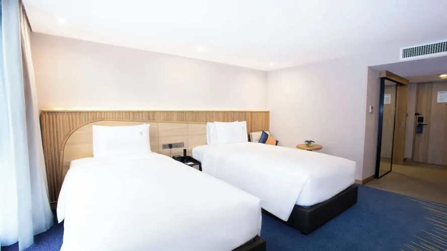 Standard Top Floor Twin room