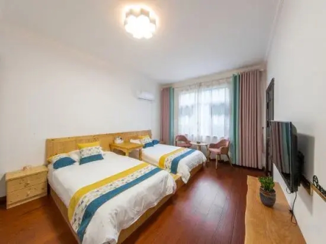 Anji semi-hidden b&B