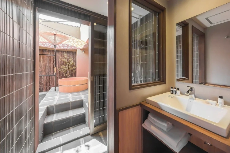 Deluxe Double Suite