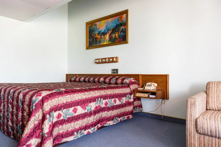 Safari Inn