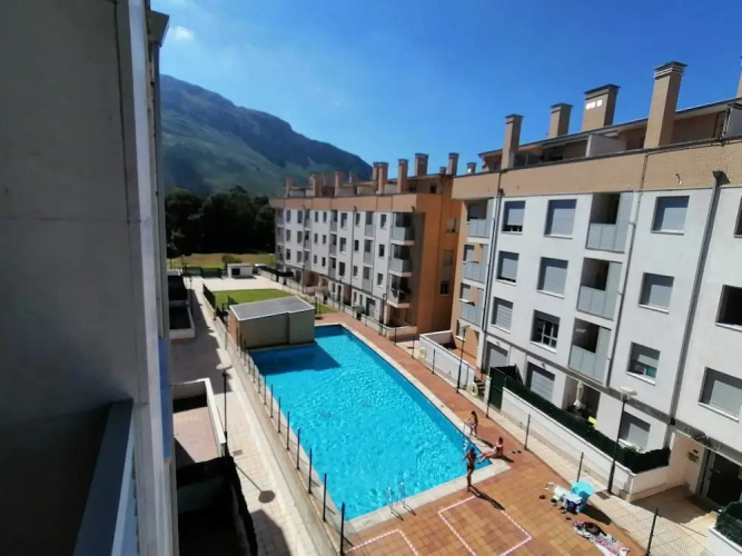 Cuquiellu. Apartamento con piscina