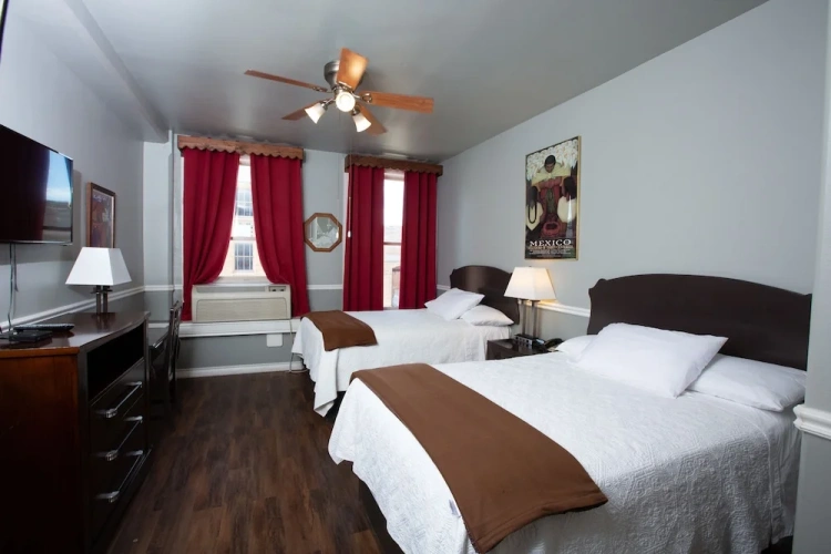Deluxe Quadruple room