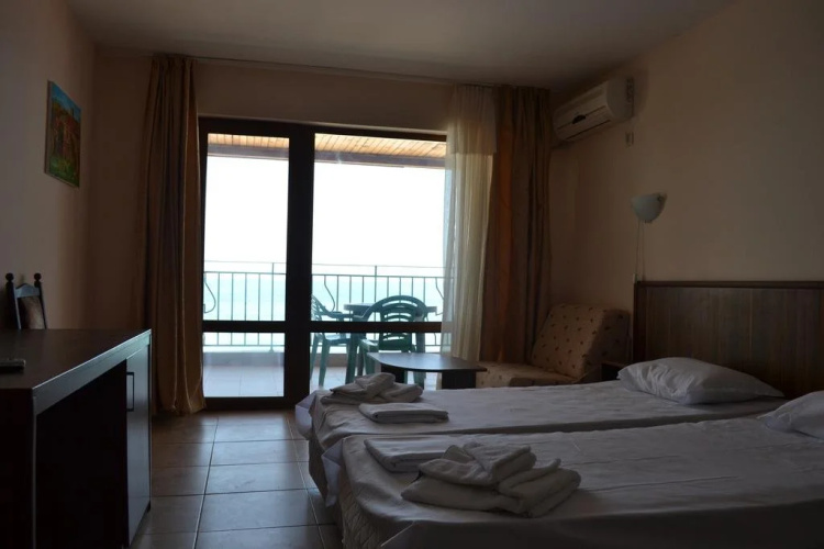 Phoenix Family Hotel