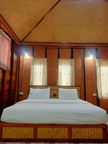 Deluxe Double Cottage with canal view