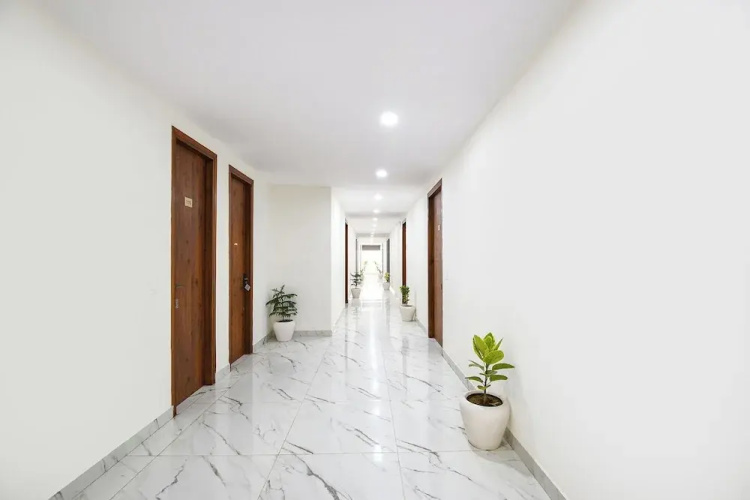 Fabhotel Evergreen