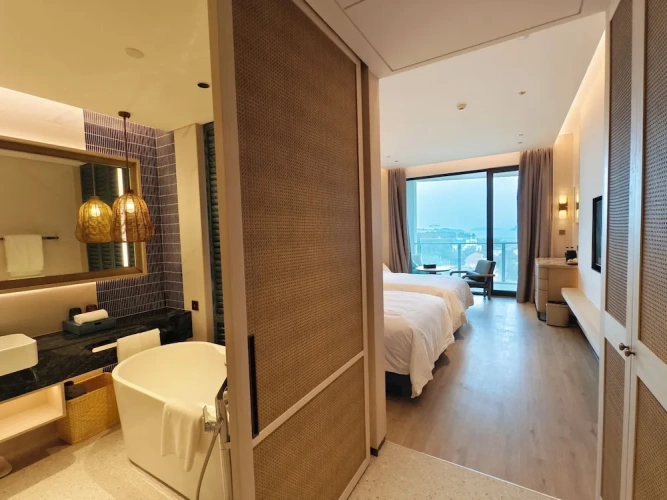 Deluxe Twin room with balcony and with sea view