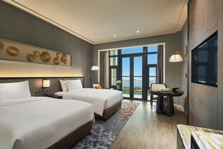 Superior Double room with balcony and with sea view