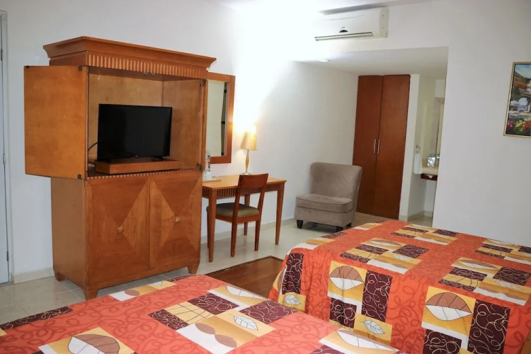Hotel Meson De La Rivera