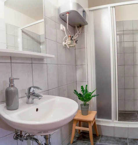 1 Bedroom Economy Double room